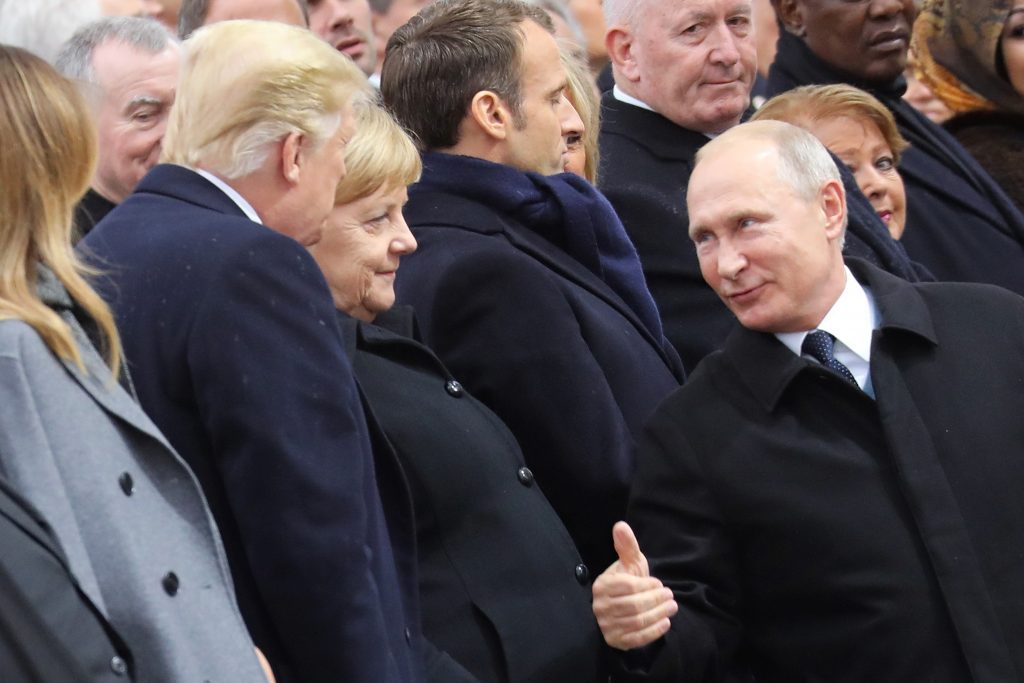 Vlagyimir Putyin orosz elnök, Angela Merkel német kancellár és Donald Trump amerikai elnök Párizsban, az I. világháború lezárásának 100. évfordulójára rendezett eseményen 2018. november 11-én Fotó:EUROPRESS/Ludovic MARIN/POOL/AFP #moszkvater