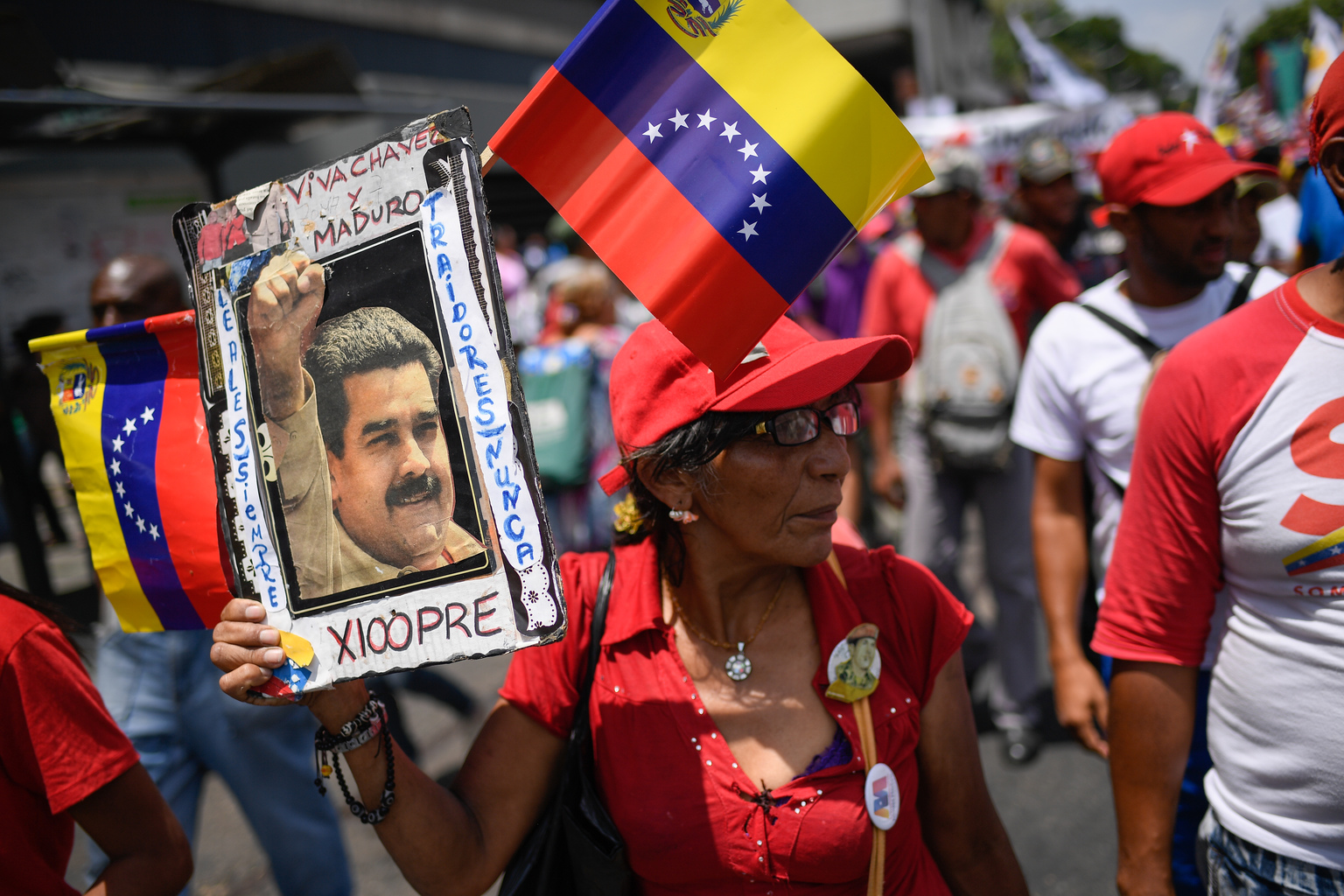 Nicolas Madurót támogató tüntetés a Miraflores palota előtt Caracasban 2019. május 20-án #moszkvater