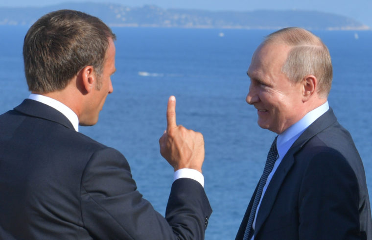Emmanuel Macron és Vlagyimir Putyin találkozója a G7-ek franciaországi megbeszélésén 2019. augusztus 19-én #moszkvater