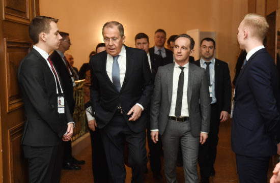 „A német védelmi miniszter nézeteivel ellentétesen ítélte meg a világpolitikai fejleményeket Szergej Lavrov. Az orosz külügyminiszter kiemelte, hogy a nemzetközi kapcsolatokat a „barbarizálódás” jellemzi, és ennek a folyamatnak Moszkva az egyik fő kárvallottja” #moszkvater