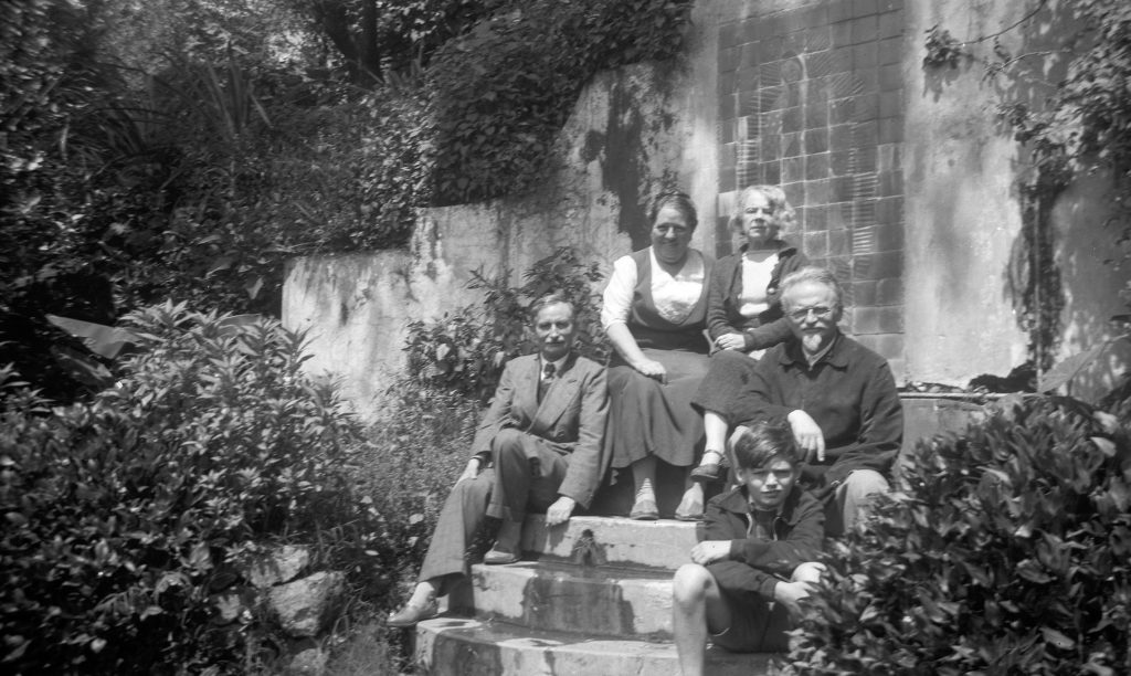Alfred Rosmer, Marguerite Rosmer, Natalia Szedova, Lev Trockij és Sieva Volkov (guggol) Mexikóban, 1940-ben #moszkvater