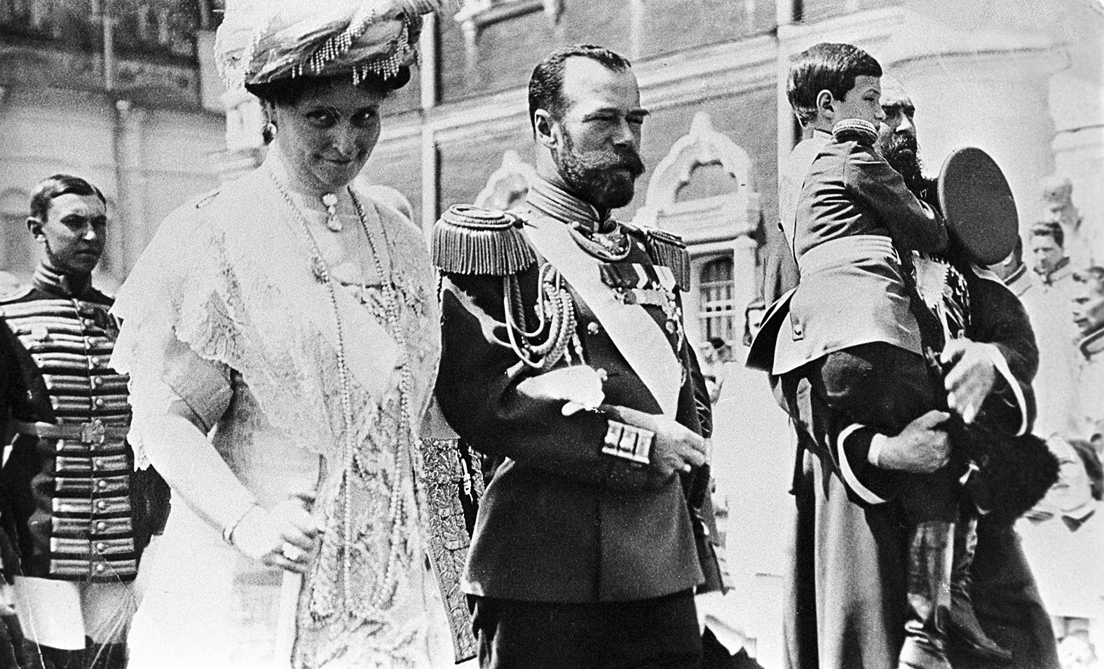 II. Miklós cár és felesége, Alekszandra a Romanov-család történetének 300-ik évfordulóján tartott ünnepségen 1913-ban #moszkvater