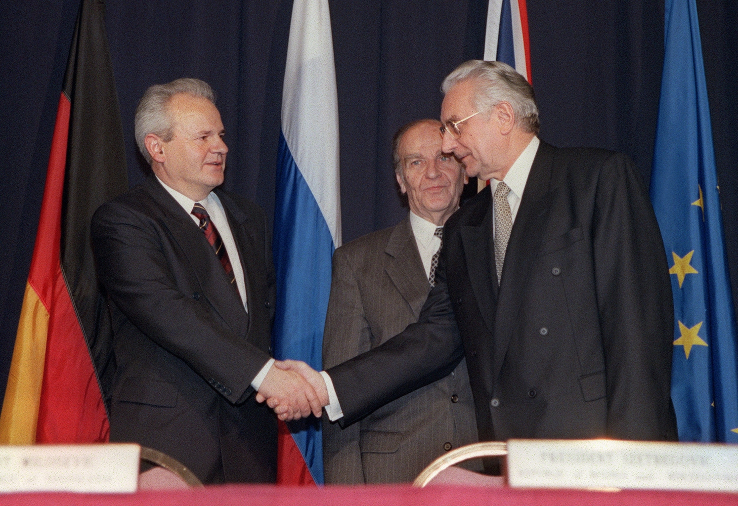 Milosevics és Tudjman találkozója a Dayton-i megbeszélésen az Egyesült Államokban 1995-ben. A háttérben Alija Izetbegovics #moszkvater