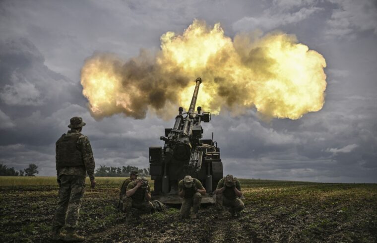 Ukrán katonák francia CAESAR önjáró löveggel tüzelnek Donbasszban 2022. június 15-én #moszkvater