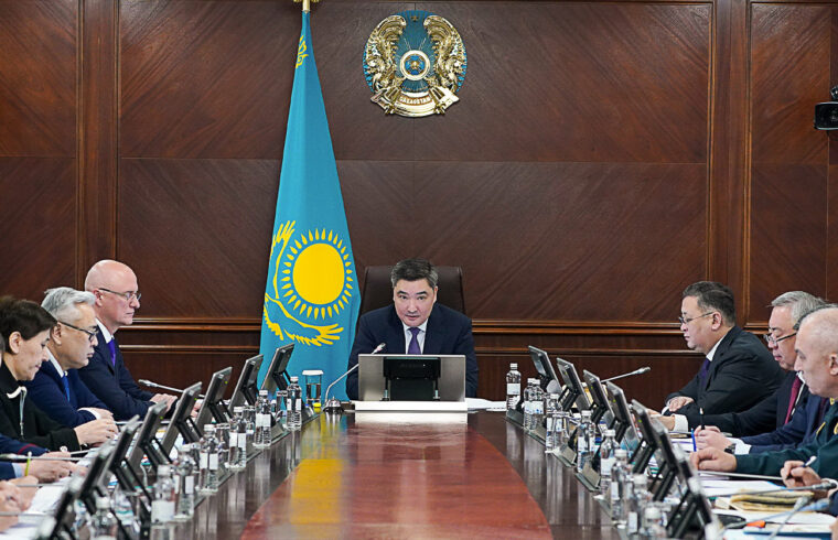 Február 6-án a Kazah Köztársaság Elnöki Adminisztrációjának vezetőjét, Olzsasz Bektenovot nevezték ki a kazah kormány élére #moszkvater