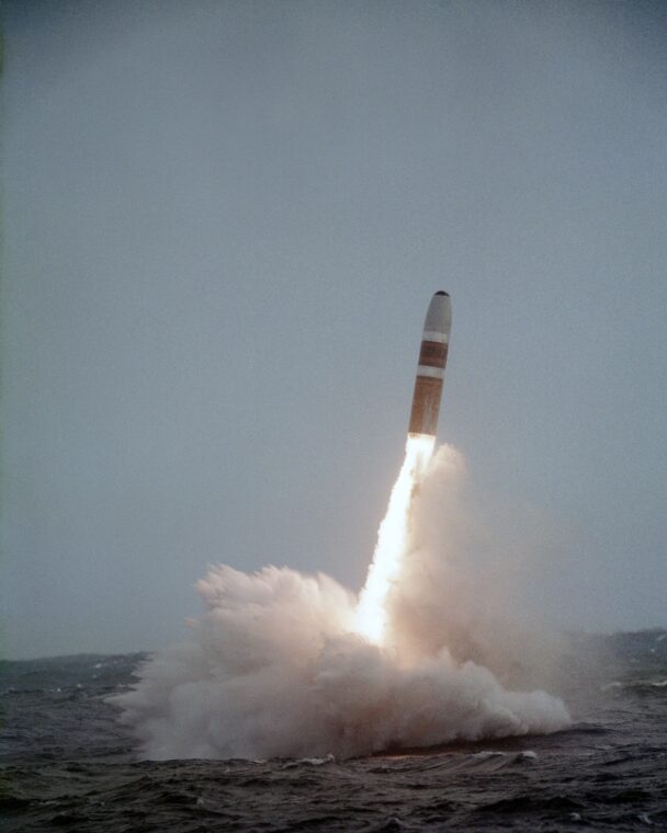Mik azok a taktikai atomfegyverek? 2 UGM-96 Trident I tengeralattjáróról indítható ballisztikus rakéta - SLBM - tesztlövészete #moszkvater