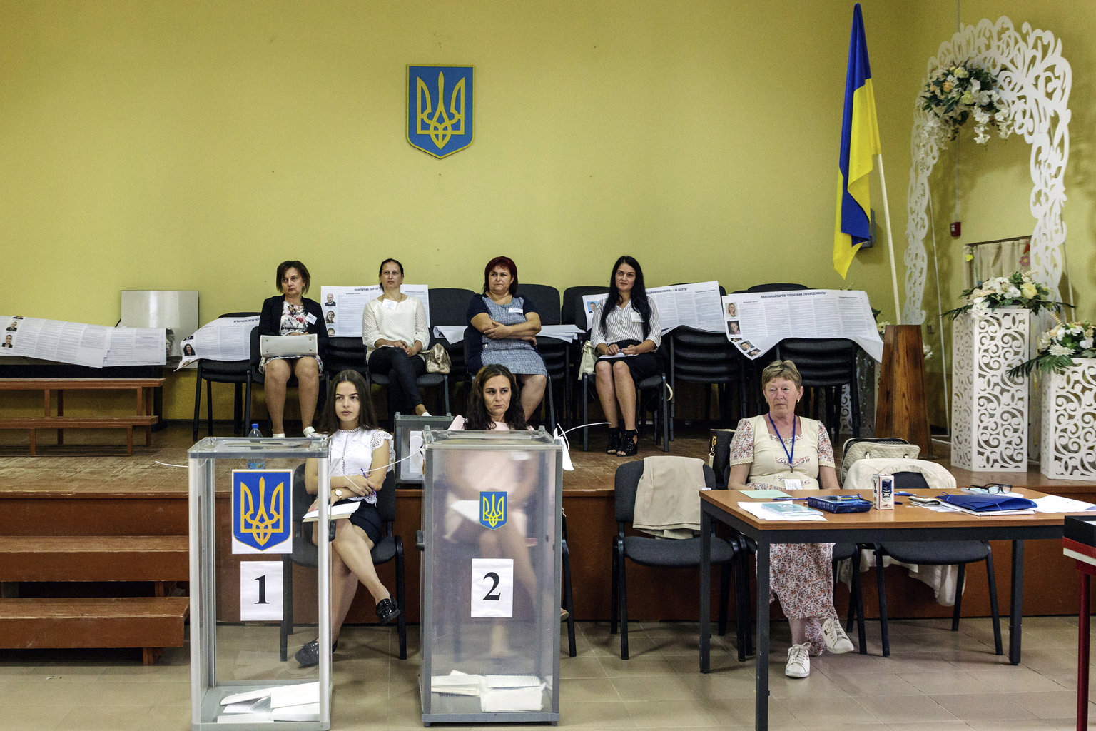 Szavazóhelyiség az előrehozott ukrán parlamenti választáson a kárpátaljai Nagydobronyban (Velyka Dobron) 2019. július 21-én. Volodimir Zelenszkij május 20-án beiktatott államfő közvetlenül megválasztása után bejelentette, hogy feloszlatja a törvényhozást és rendkívüli választást ír ki. MTI/Nemes János #moszkvater